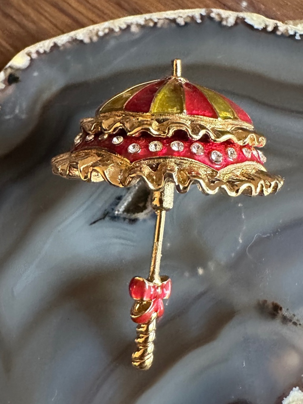 Vintage Estée Lauder "Pretty Parasol" Compact
